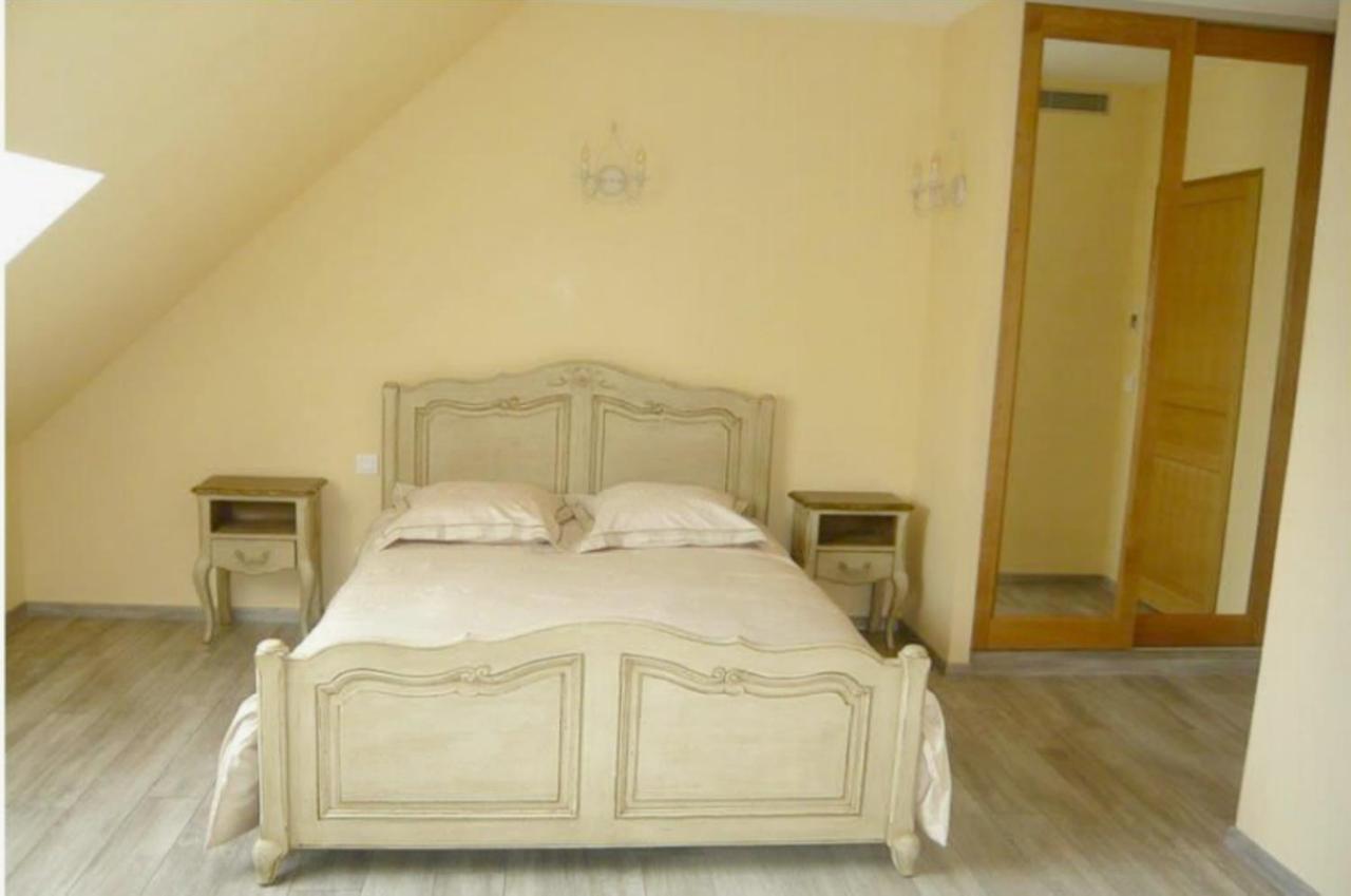 Bed and Breakfast Ferme d'Auxonnettes à Saint-Fargeau-Ponthierry Chambre photo